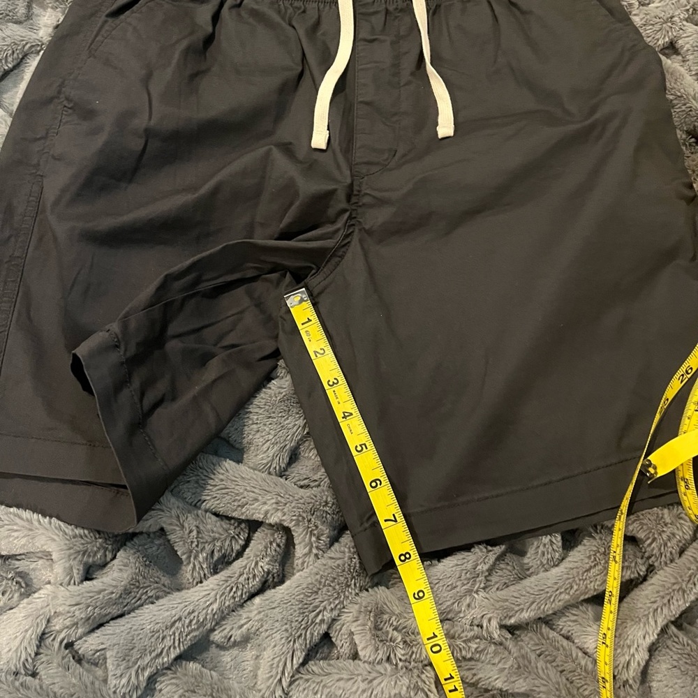 Old Navy Black Men's Shorts - Picture 8 of 8